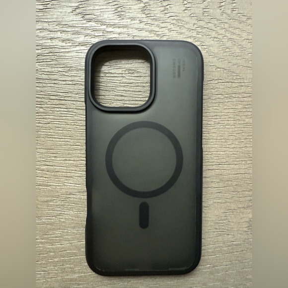 iPhone 16 Pro Max Ideal of Sweden Brand New! - Picture 2 of 5